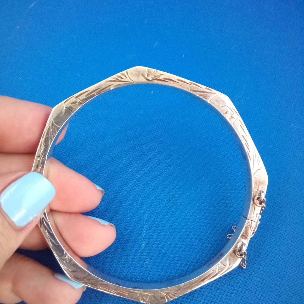 Vintage 925 silver engraved octagon bangle bracelet.